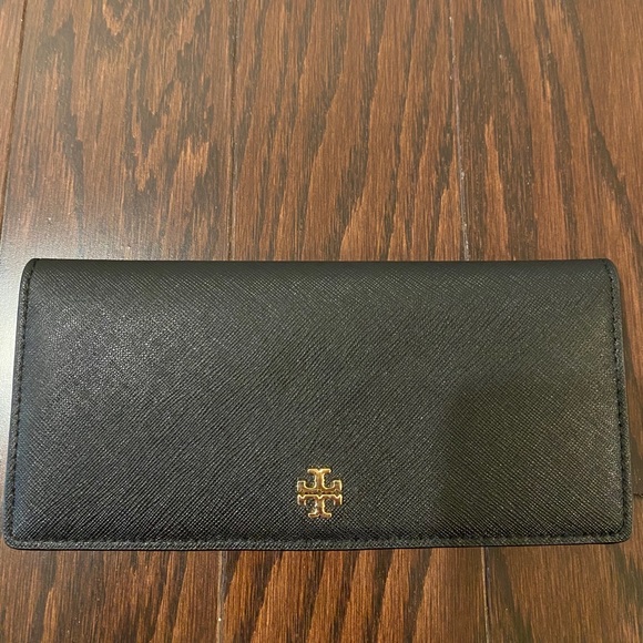 Tory Burch Handbags - Tory Burch York Black Saffiano Leather Slim Wallet